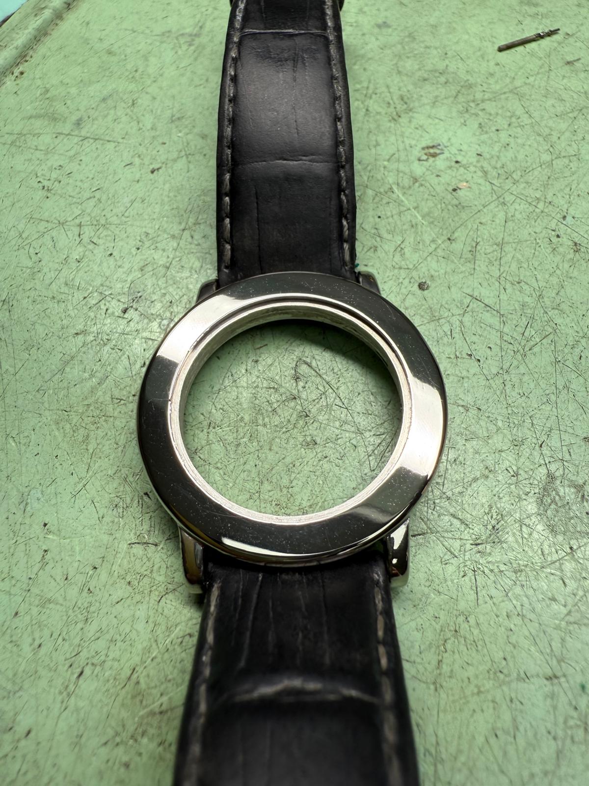 neues Gehäuse einer Uhr